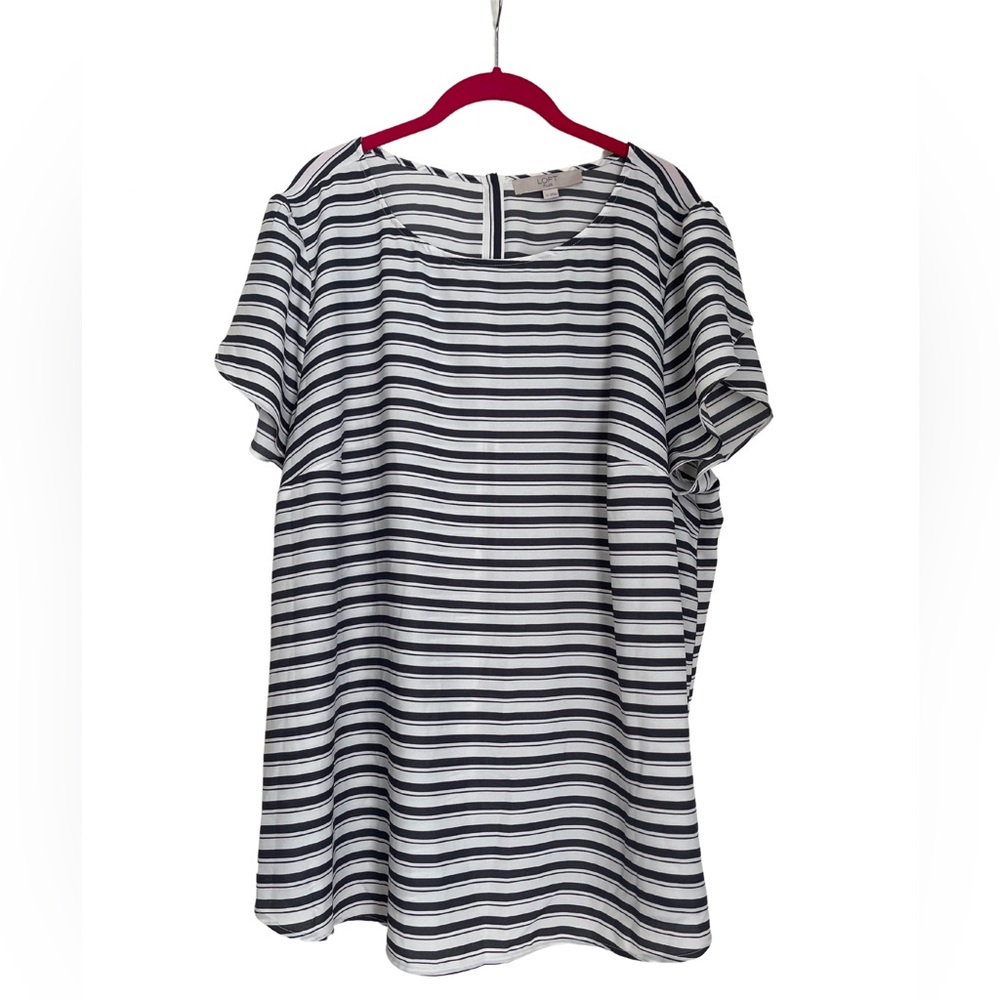 LOFT Short sleeve navy blue and white striped button back blouse